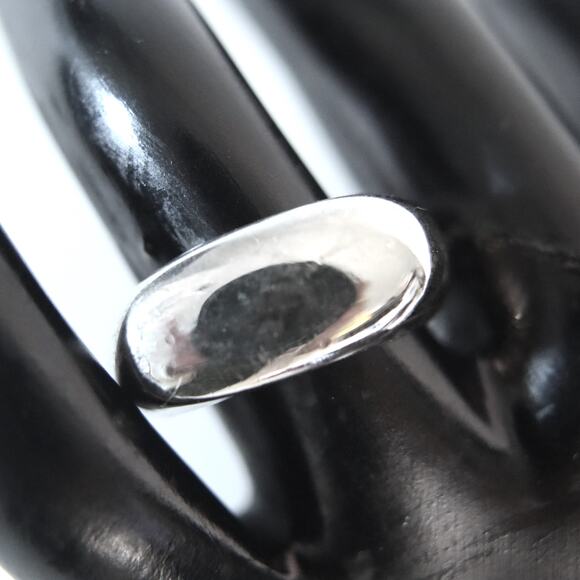 Silver Tone Smooth Polished Ring Size 8 - Picture 1 of 7